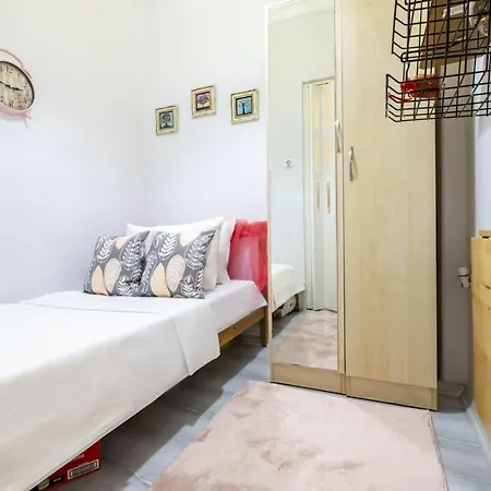 Lovely Flat Near Taksim Square In Cihangir Apartment